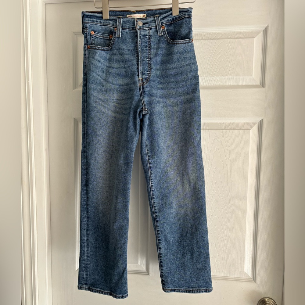 Women’s Levi’s Ribcage Straight Ankle Button Fly Jeans 28